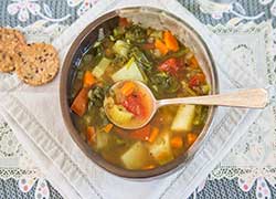 یکی از روش های طرز تهیه سوپ شلغم این است که سبزیجات را می توان میکس نکرد